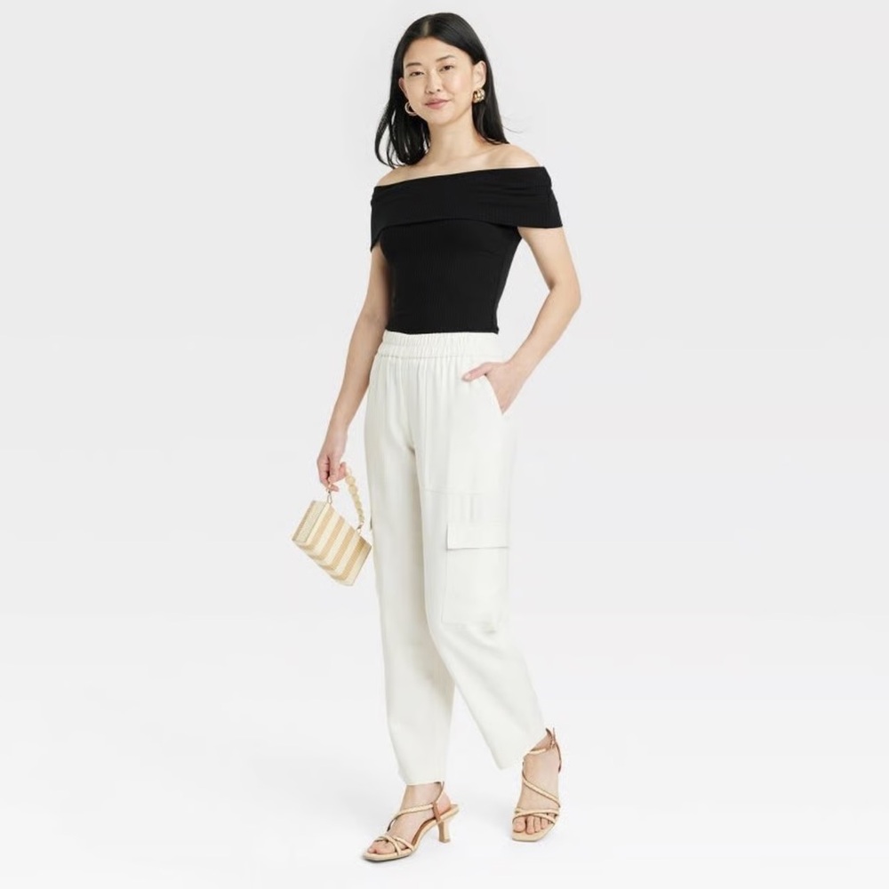 Off-Shoulder Ribbed Black Top - Picture 3 of 6